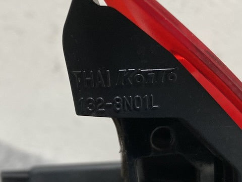 MAZDA2/マツダ2 DJLFS/DJLAS/DJ5FS/DJ5AS 純正 左 フィニッシャーランプ/テールランプ/ライト/レンズ LED KOITO 132-8N01L マツダ(139283)