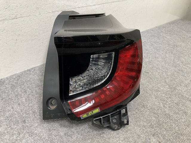 ヤリス KSP210/MXPA10/MXPA15 ハイブリッド/MXPH10/MXPH15 MXPH14/MXPH17 純正 右テールランプ/ライト/レンズ ハロゲン KOITO K0-9(139359)