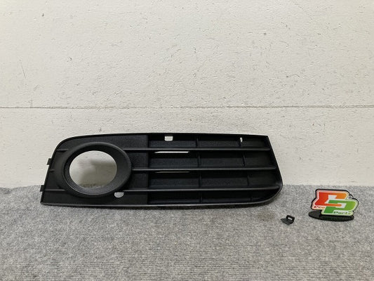 新品!A4(B8) 8K 系/2007-2015 純正 右 フォグカバー/フォグランプカバー 8K0 807 682 A 8K0807682A01C 素地 アウディ(139462)