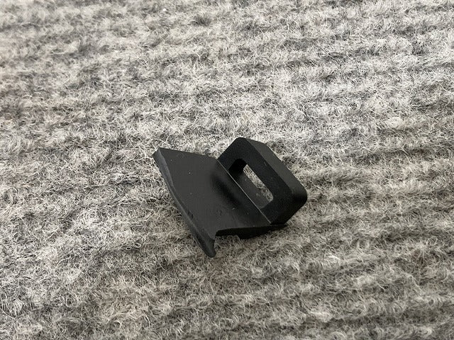 新品!A4(B8) 8K 系/2007-2015 純正 右 フォグカバー/フォグランプカバー 8K0 807 682 A 8K0807682A01C 素地 アウディ(139462)