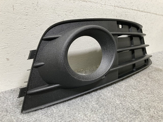 新品!A4(B8) 8K 系/2007-2015 純正 右 フォグカバー/フォグランプカバー 8K0 807 682 A 8K0807682A01C 素地 アウディ(139462)