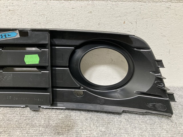新品!A4(B8) 8K 系/2007-2015 純正 右 フォグカバー/フォグランプカバー 8K0 807 682 A 8K0807682A01C 素地 アウディ(139462)