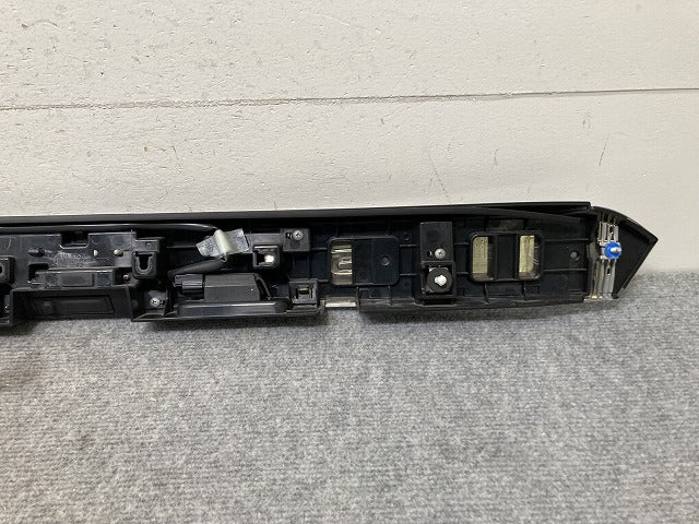 セレナ ハイウェイスター/S/X/G/XV/C27/GFC27/GFNC27/GC27/GNC27 e-POWER/HC27/HFC27 純正 リア ガーニッシュ 90810 5T※5A メッキ(139206)