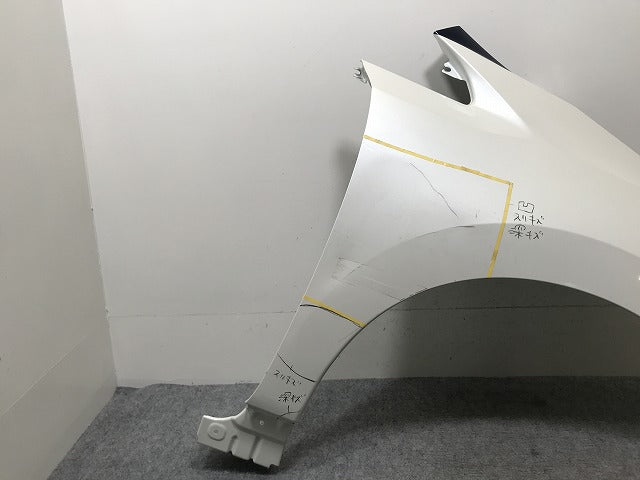リーフ/LEAF e+ ZE1 純正 右 フロント フェンダー ピュアホワイトパール(3P)/オーロラフレアブルーパール(P) 2トーン XKC 日産(139495)