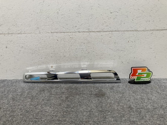 新品!GLAクラス H247 純正 右 フロント ラジエターグリルトリム A247 888 4600 A2478884600 メッキ メルセデスベンツ(139514)