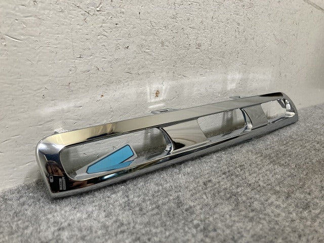 新品!GLAクラス H247 純正 右 フロント ラジエターグリルトリム A247 888 4600 A2478884600 メッキ メルセデスベンツ(139514)