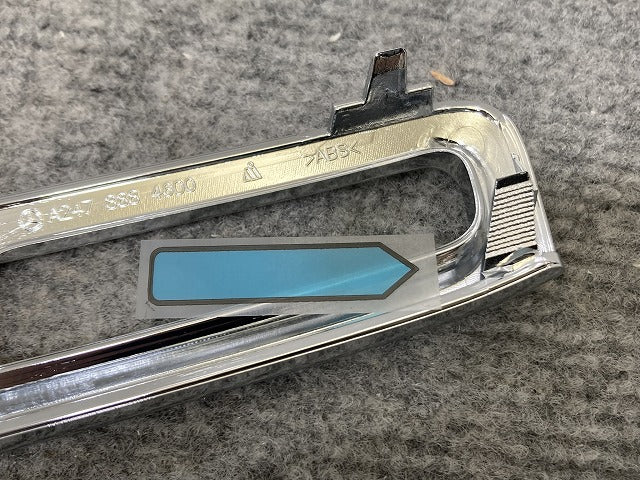 新品!GLAクラス H247 純正 右 フロント ラジエターグリルトリム A247 888 4600 A2478884600 メッキ メルセデスベンツ(139514)