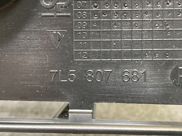 新品!カイエン 2008~2010 純正 左 フロント バンパーグリル 7L5 807 681 素地 ポルシェ(139515)