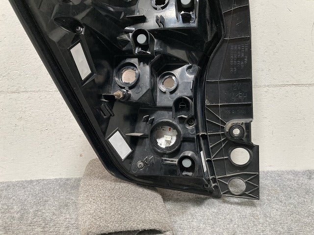 ノート/NOTE E12/NE12 e-POWER/HE12/SNE12 純正 後期 右 テールランプ/ライト/レンズ LED ICHIKOH D202/26550-5WK0B 日産(139526)