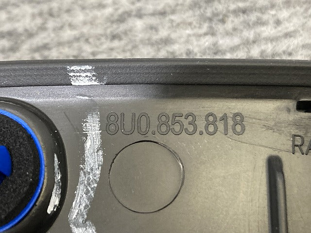 新品!Q3 8U系 純正 右 リア フェンダーアーチモール/オーバーフェンダー 8U0.853.818.A 素地 アウディ(139534)
