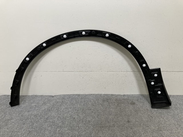 新品!XC40 XB系 純正 右 フロント フェンダーアーチモール/オーバーフェンダー 32409195 素地 ボルボ(139537)