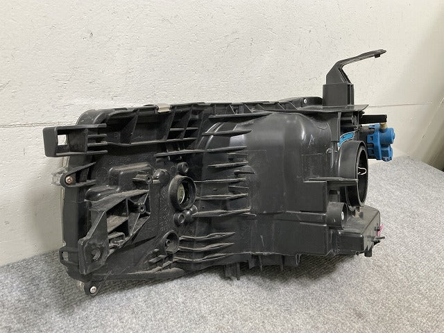キューブ Z12/NZ12 純正 右 ヘッドライト/ランプ ハロゲン レベライザー 刻印ZA STANLEY P8190 R 日産(139540)