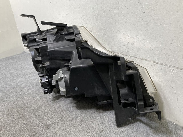ステップワゴン RK1/RK2 純正 左 ヘッドライト/ランプ ハロゲン レベライザー 刻印00 KOITO 100-22012 ホンダ(139541)