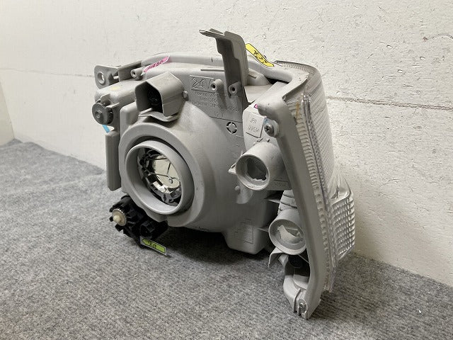 ジャンク!ハイゼット S320V/S321V/S330V/S331V 純正 中期 右 ヘッドライト/ランプ ハロゲン レベライザー KOITO 100-51771(139555)
