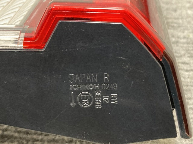 ライズ/ロッキー A200S/A210S/A200A/A210A/A202A 純正 右 テールランプ/ライト/レンズ LED ICHIKOH D249 トヨタ(139581)