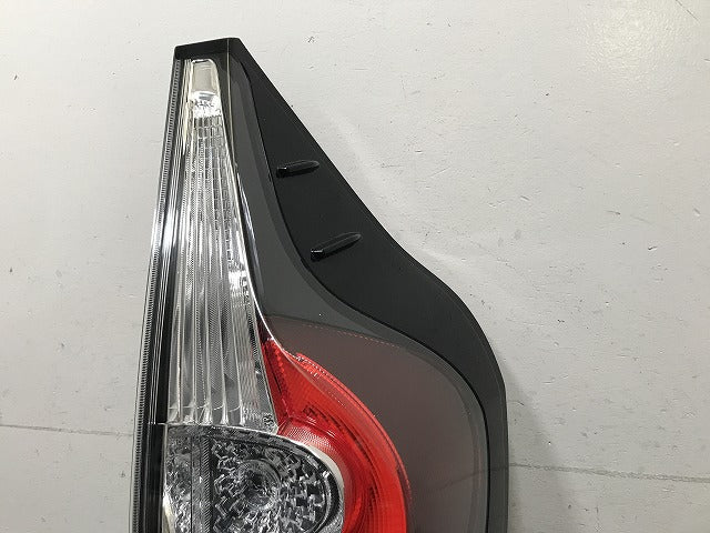 アクア/AQUA NHP10 純正 後期 右 テールランプ/ライト/レンズ LED 刻印K STANLEY 52-309 トヨタ(139582)