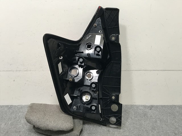 ノート/NOTE e-POWER E12/HE12/NE12/SNE12 純正 後期 右 テールランプ/ライト/レンズ LED ICHIKOH D202/26550-5WK0A 日産(139585)