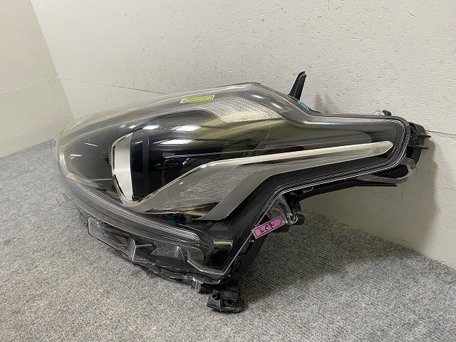 シエンタ G クエロ 170系/NSP170G/NCP175G ハイブリッド/NHP170G 純正 前期 左ヘッドライト LED 刻印2 ICHIKOH 52-289/81150-52K30(139726)