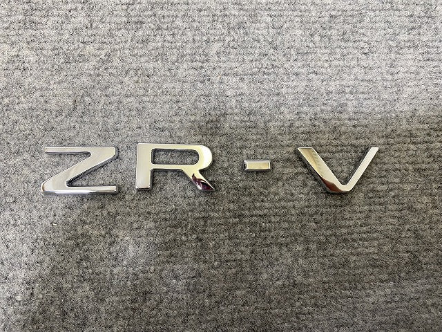 新車取り外し!ZR-V/ZRV RZ3/RZ4/RZ5/RZ6 純正 エンブレム/オーナメント 75701-TE0-A010-M1 シルバー メタリック ホンダ(139771)