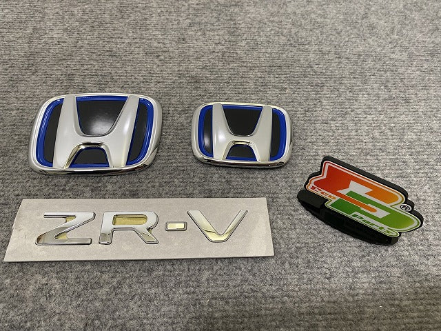 新車取り外し!ZR-V/ZRV e:HEV RZ3/RZ4/RZ5/RZ6 純正 エンブレム/オーナメント 75701-TPG-A000 シルバー メタリック ホンダ(139772)