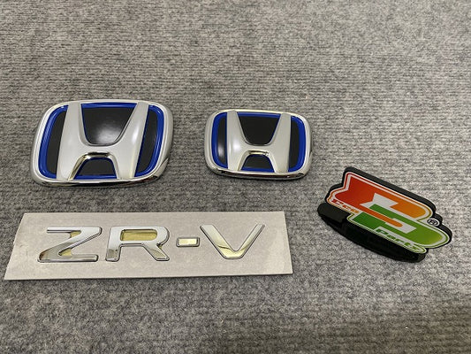 新車取り外し!ZR-V/ZRV e:HEV RZ3/RZ4/RZ5/RZ6 純正 エンブレム/オーナメント 75701-TPG-A000 シルバー メタリック ホンダ(139772)