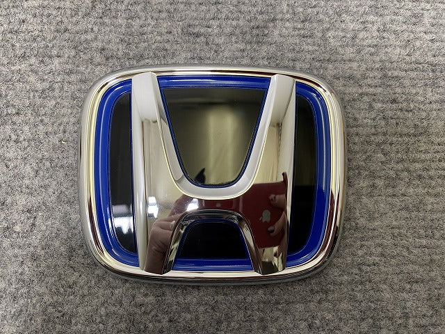 新車取り外し!ZR-V/ZRV e:HEV RZ3/RZ4/RZ5/RZ6 純正 エンブレム/オーナメント 75701-TPG-A000 シルバー メタリック ホンダ(139772)