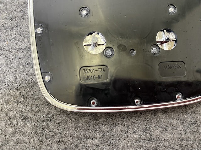 新車取り外し!ZR-V/ZRV e:HEV RZ3/RZ4/RZ5/RZ6 純正 エンブレム/オーナメント 75701-TPG-A000 シルバー メタリック ホンダ(139772)