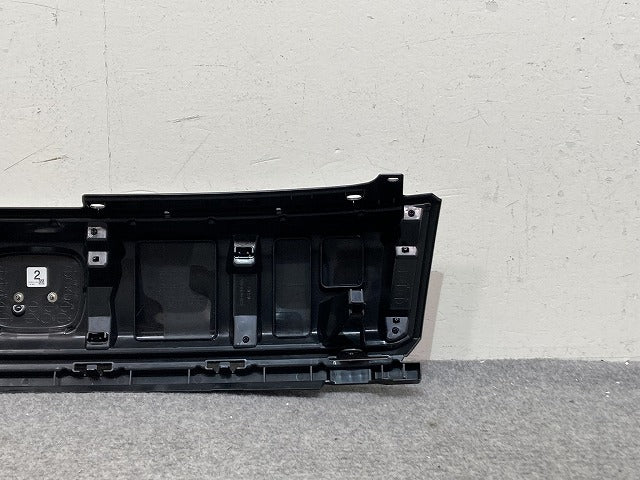 新車取り外し!フリード クロスター GT2/GT4 e:HEV/GT6/GT8 純正 フロント グリル/ラジエーターグリル 71201-33F-N01-M1 シルバー(139786)