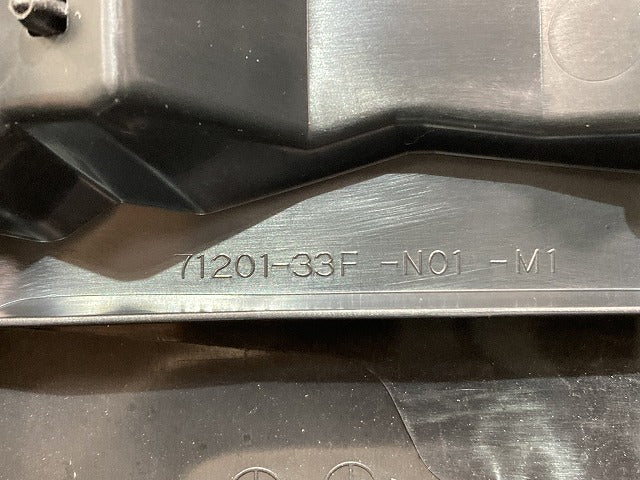 新車取り外し!フリード クロスター GT2/GT4 e:HEV/GT6/GT8 純正 フロント グリル/ラジエーターグリル 71201-33F-N01-M1 シルバー(139786)