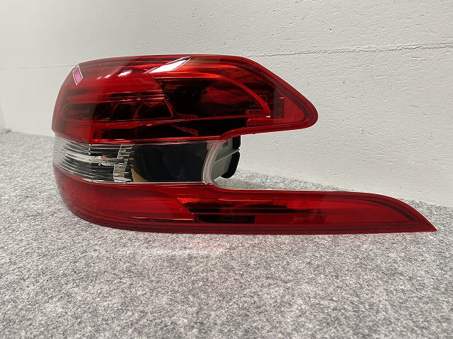 新品!308 SW/T9系 純正 右 テールランプ/ライト/レンズ LED 刻印D VALEO 9678093880 9678093880 プジョー(139871)