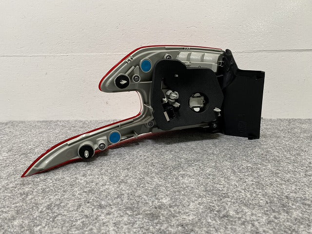 新品!308 SW/T9系 純正 右 テールランプ/ライト/レンズ LED 刻印D VALEO 9678093880 9678093880 プジョー(139871)