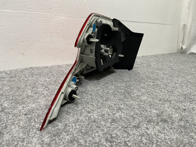 新品!308 SW/T9系 純正 右 テールランプ/ライト/レンズ LED 刻印D VALEO 9678093880 9678093880 プジョー(139871)