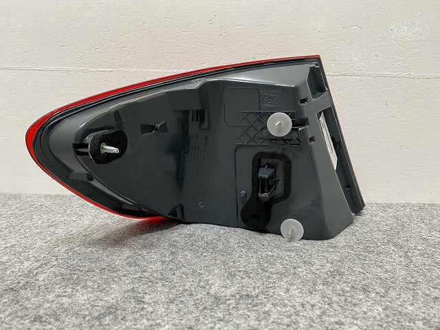 新品!5シリーズ F10 純正 前期 右 テールランプ/ライト/レンズ LED HELLA 173462-02 63217203230 BMW(139893)