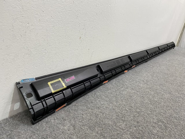 新品!A3 8V系 純正 右 サイドステップ/サイドスカート カバー 8V4.854.536 A 8V4854536A 素地 アウディ(139911)