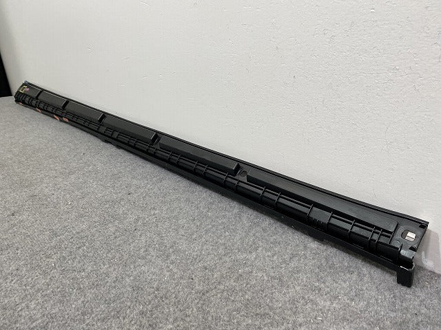新品!A3 8V系 純正 右 サイドステップ/サイドスカート カバー 8V4.854.536 A 8V4854536A 素地 アウディ(139911)