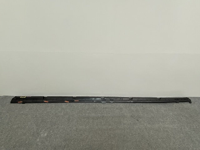 新品!A3 8V系 純正 右 サイドステップ/サイドスカート カバー 8V4.854.536 A 8V4854536A 素地 アウディ(139911)