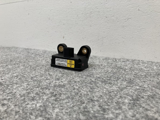 新品!デミオ スカイアクティブ DEJFS 純正  ヨーレートセンサー C465-437Y1 C465-43-7Y1 マツダ(139929)