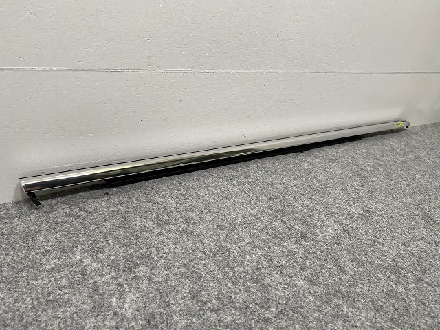 新品!5シリーズ G30 純正 右 フロント ドア ベルトモール 7336958-13 51337336958 メッキ BMW(139940)