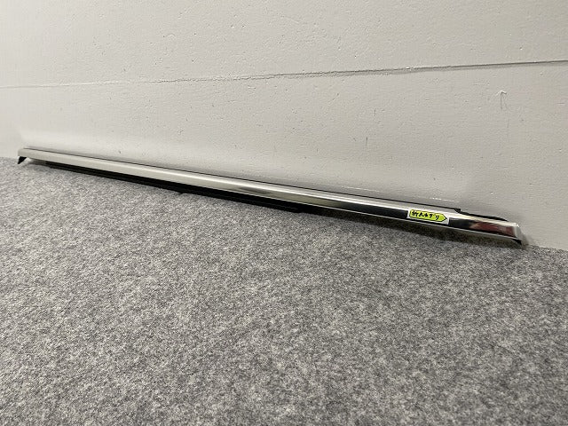 新品!5シリーズ G30 純正 右 フロント ドア ベルトモール 7336958-13 51337336958 メッキ BMW(139940)
