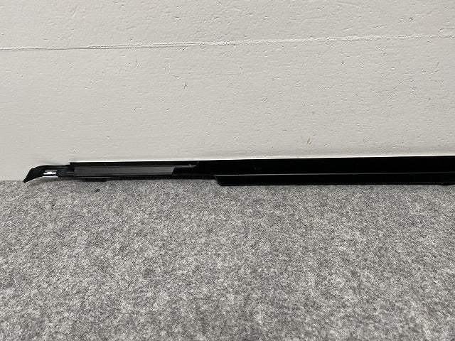 新品!5シリーズ G30 純正 右 フロント ドア ベルトモール 7336958-13 51337336958 メッキ BMW(139940)