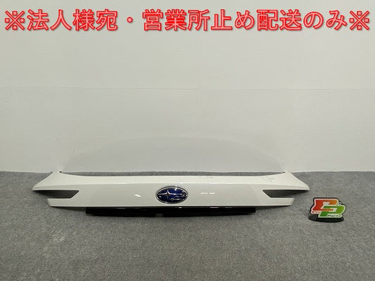 レヴォーグ/LEVORG VN5 純正 リア ガーニッシュ フィニッシャー C19010005 クリスタルホワイトパール K1X スバル(139988)