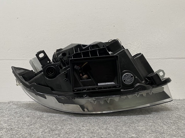 新品!1シリーズ E87 純正 左 ヘッドライト/ランプ キセノン HID VALEO 7159303-17 63117159303 BMW(140027)