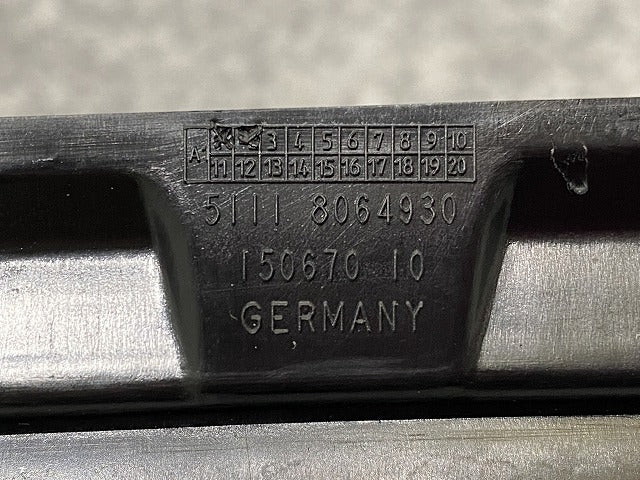 新品!5シリーズ G30/G31 純正 フロント ロア グリル 5111 8064930 51118064930 素地 BMW(140085)