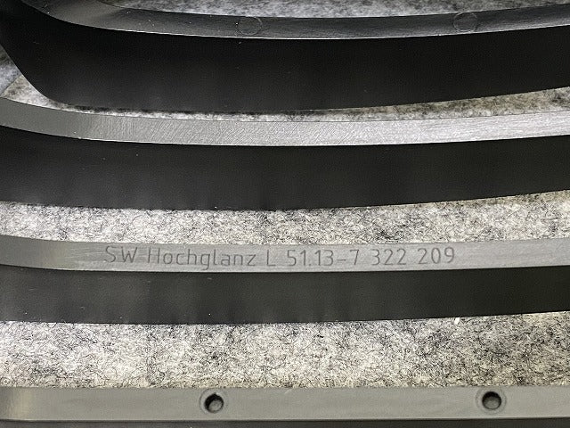 新品!1シリーズ E81/E87 純正 左 フロント グリル/ラジエーターグリル 51.13-7 179 655 51137179655 素地/メッキ BMW(140137)