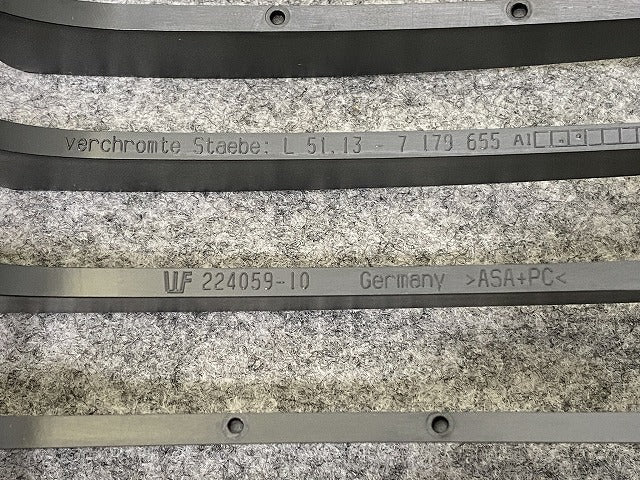 新品!1シリーズ E81/E87 純正 左 フロント グリル/ラジエーターグリル 51.13-7 179 655 51137179655 素地/メッキ BMW(140137)