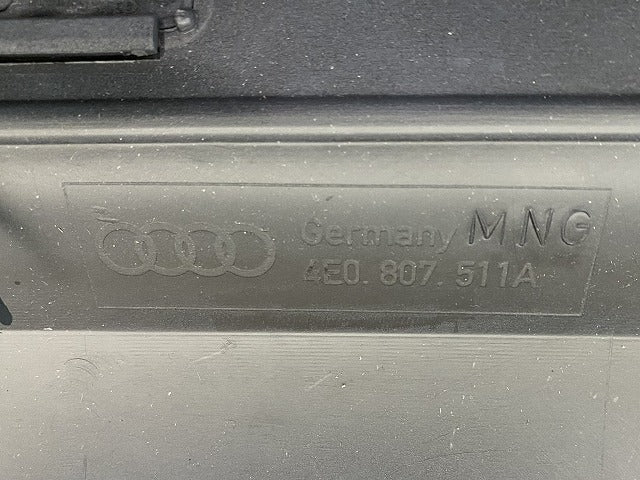 新品!A8(D3) 4E系 純正 リア バンパー 4E0 807 511A 4E0807303EGRU サフ アウディ(140145)