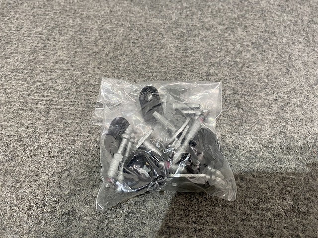 新品!A8(D3) 4E系 純正 リア バンパー 4E0 807 511A 4E0807303EGRU サフ アウディ(140146)