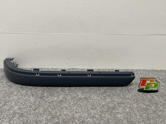 新品!パサート 3B/2001-2005 純正 右 リア バンパー モール 3B9 807 792C 3B9807792CGRU サフ フォルクスワーゲン(140151)