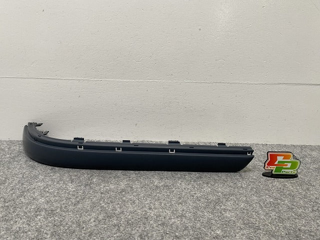 新品!パサート 3B/2001-2005 純正 右 リア バンパー モール 3B9 807 792C 3B9807792CGRU サフ フォルクスワーゲン(140153)