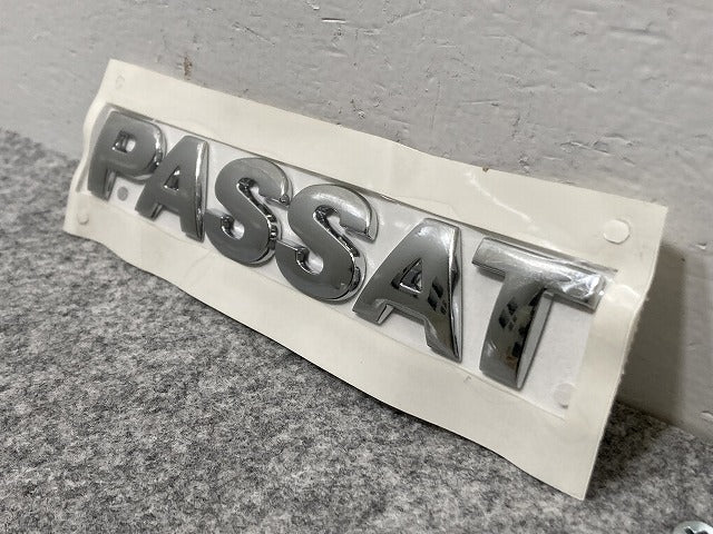 新品!パサート 3B/1997~2005 純正 リア エンブレム 3B0853687739 3B0853687739 フォルクスワーゲン(140161)